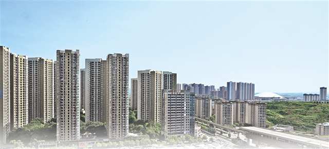 7月16日，空港乐园公租房小区有着完善的商业和交通配套，居民生活工作出行都很便利。