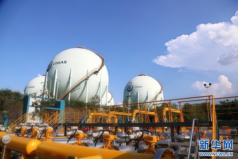位於重慶江北區海爾路的頭塘儲配站是西部地區最大的城市天然氣儲配站,也是重慶中心城區天然氣供應的心臟。每天這裡向重慶中心城區的渝中、江北、南岸等區域源源不斷輸送“看不見”的血液。新華網發(重慶燃氣集團供圖)