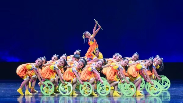 表演现场。吕秀琳摄