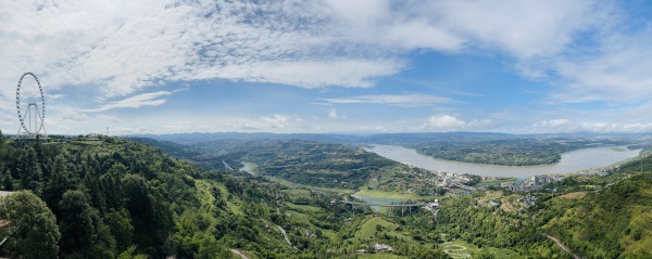 俯瞰美心红酒小镇。景区供图