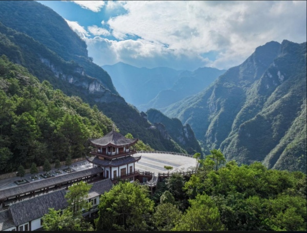 武陵山大裂谷。涪陵武陵山旅游开发有限公司供图