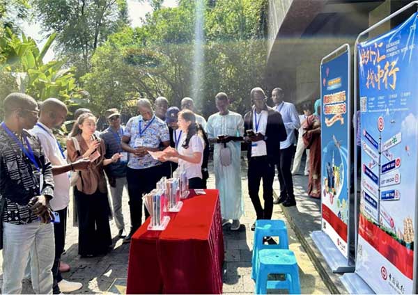 境外来宾支付服务宣传展位。中行重庆市分行供图