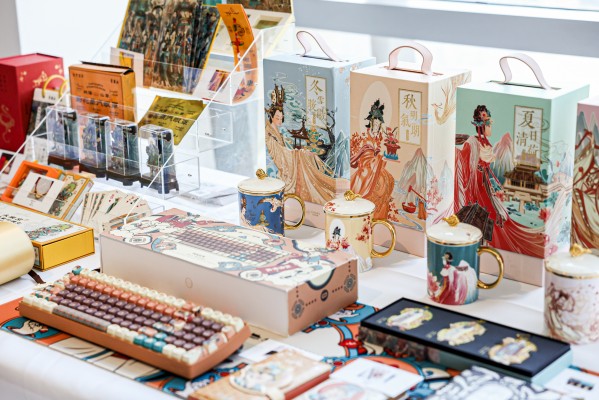 文创产品。重庆来福士供图