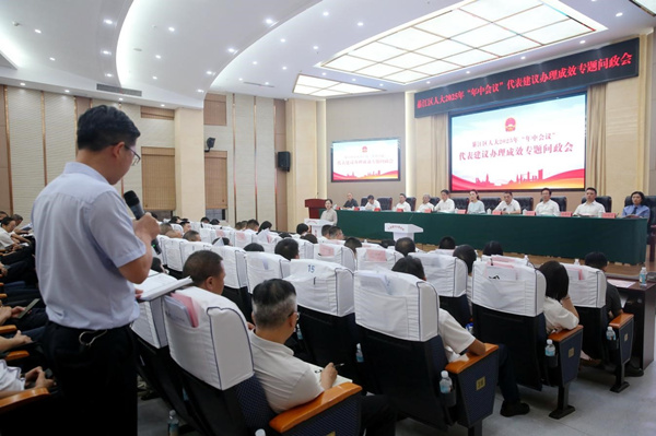 問政會議現場。張夢寒攝