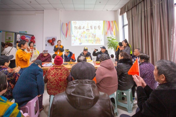 “渝馨家园”残疾人集体生日活动，传递社会温暖。渝北区残联供图