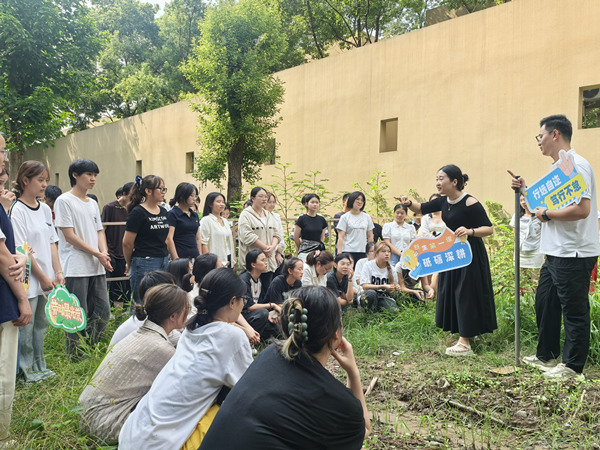 現場實地教學。重慶移通學院供圖