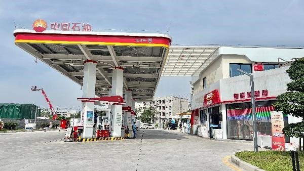 中国石油含谷综合能源站。陈卓摄