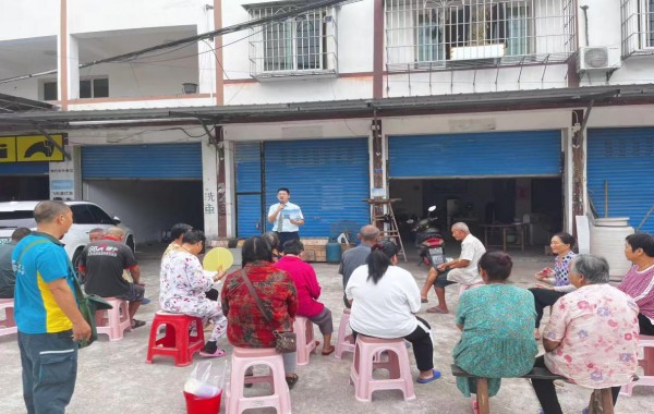 开展金融宣教。邮储银行重庆分行供图