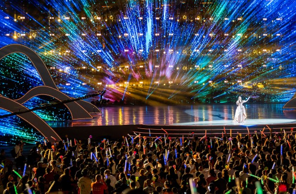 2025世界大河歌会歌唱演出。黄建桦摄