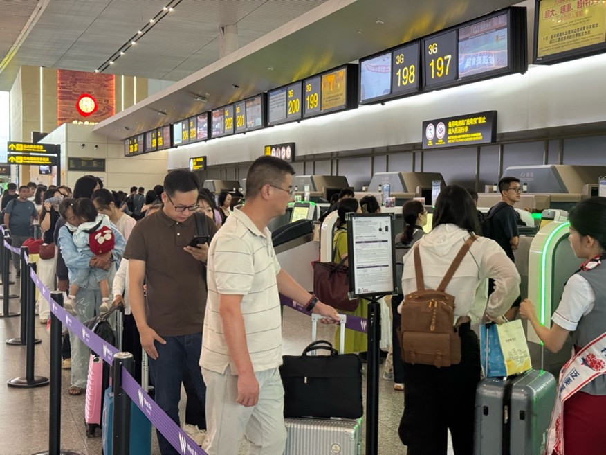 西部航空在內的13家航空公司調整至T3航站樓運營。重慶江北國際機場供圖