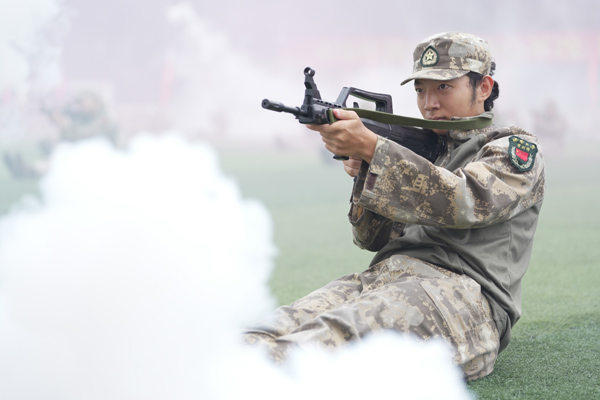 学院展示训练成果。西南大学供图