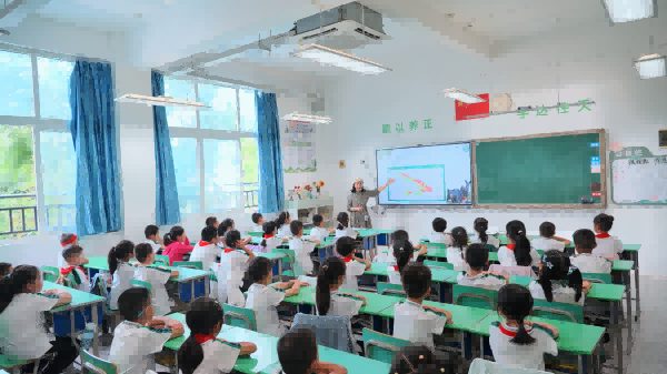 “尋跡大巴山”自然科普講堂。大巴山管理中心供圖