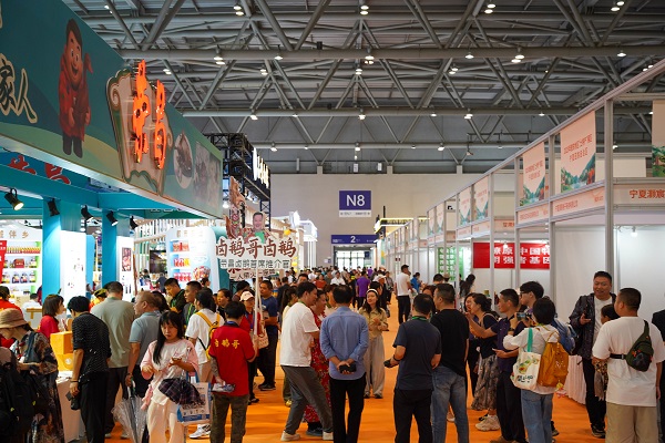 西部農交會吸引了眾多市民參觀。吳汪洋攝