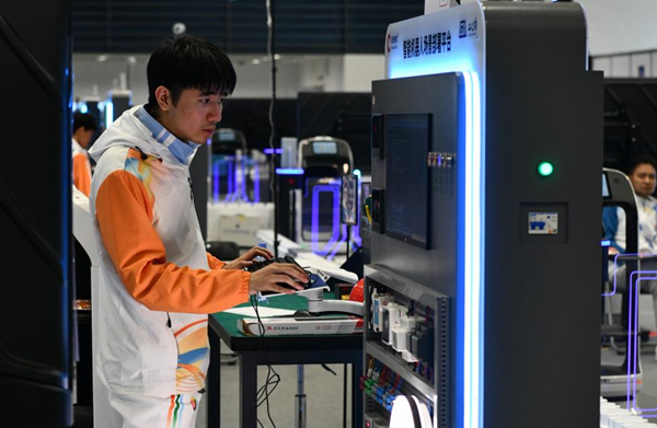 宗渝顺备赛期间反复训练。重庆能源工业技师学院供图