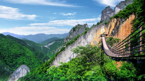 武陵山大裂谷。涪陵区融媒体中心供图