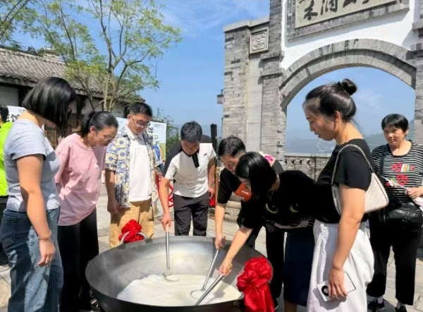 非遗豆花新鲜出炉。巴南区委宣传部供图