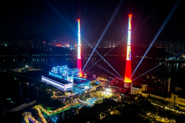 艺术半岛双节主题光影艺术灯光秀开启。曹鸣鸥摄