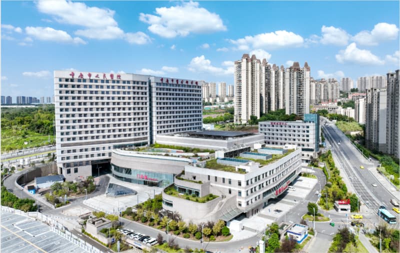 重庆市人民医院（重庆大学附属人民医院）院本部。  