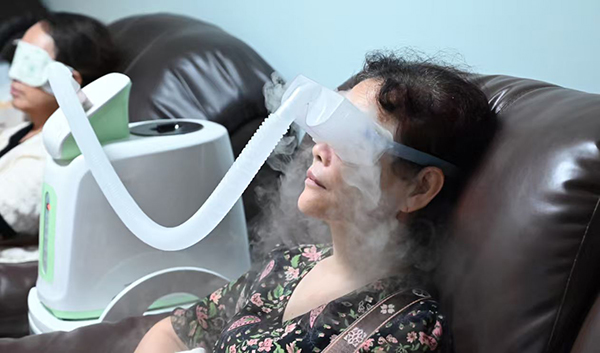 干眼SPA理疗。重庆南坪爱尔眼科医院供图