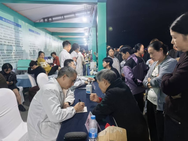 义诊现场。任峰摄