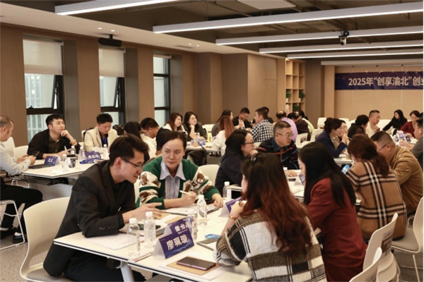 學員分組實訓。渝北區人力社保局供圖