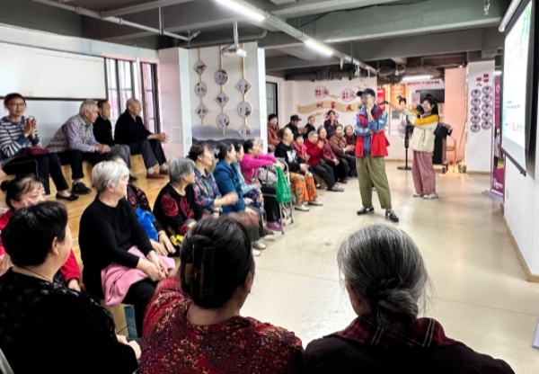 现场互动宣讲。重庆市一福养老发展中心供图