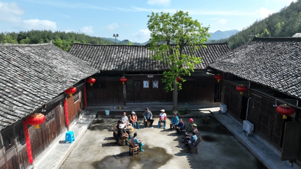 清廉讲堂现场。胡程摄