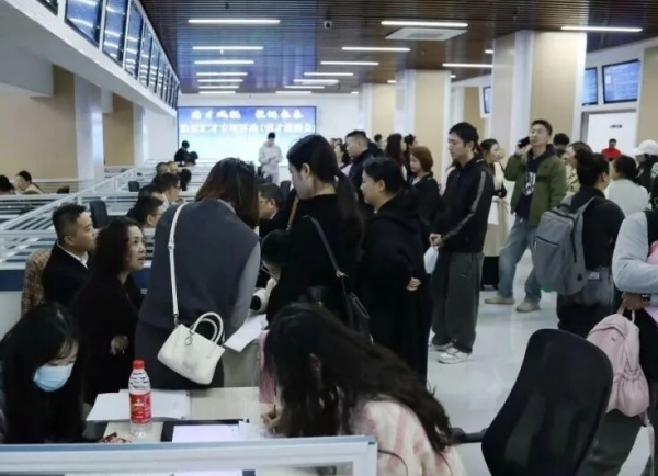 招聘会现场。忠县人力资源和社会保障局供图