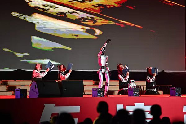 科技互動舞《智慧課堂》演出現場。潼南巴川中學供圖