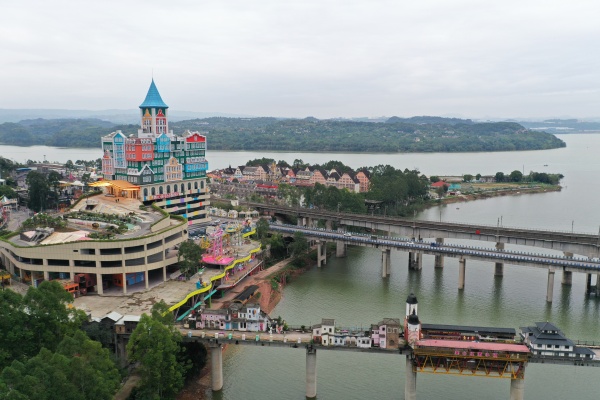 美心红酒小镇。景区供图