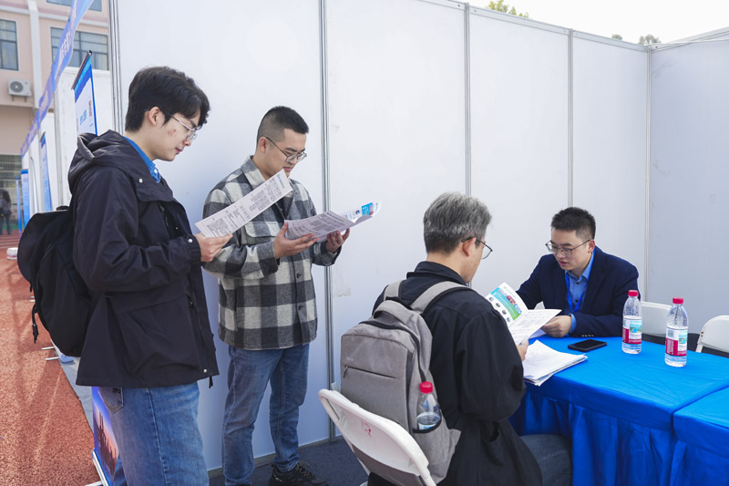 招聘現場。重慶市衛健委供圖