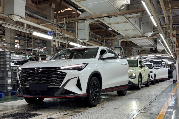 长安汽车旗下重庆铃耀总装车间。长安汽车供图