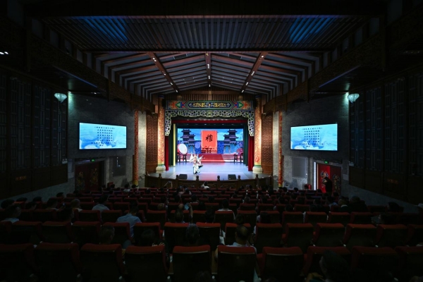 白市驛川劇院內部。白市驛川劇院供圖