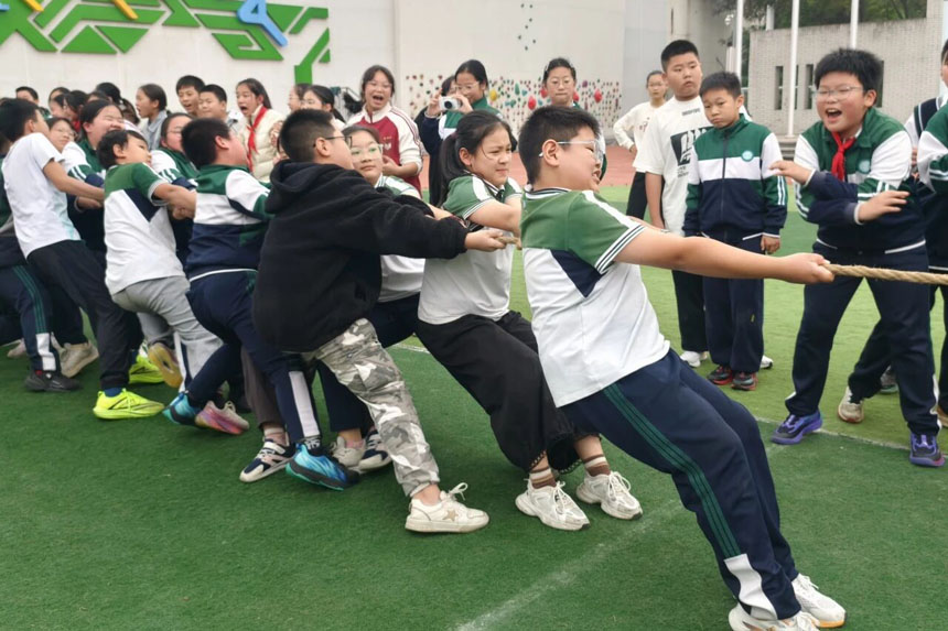 拔河比赛。学校供图