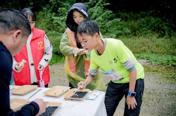 選手參加趣味打卡。姜家鎮供圖