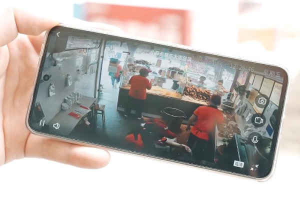 “互联网+明厨亮灶+AI”智慧监管系统。重庆电信供图