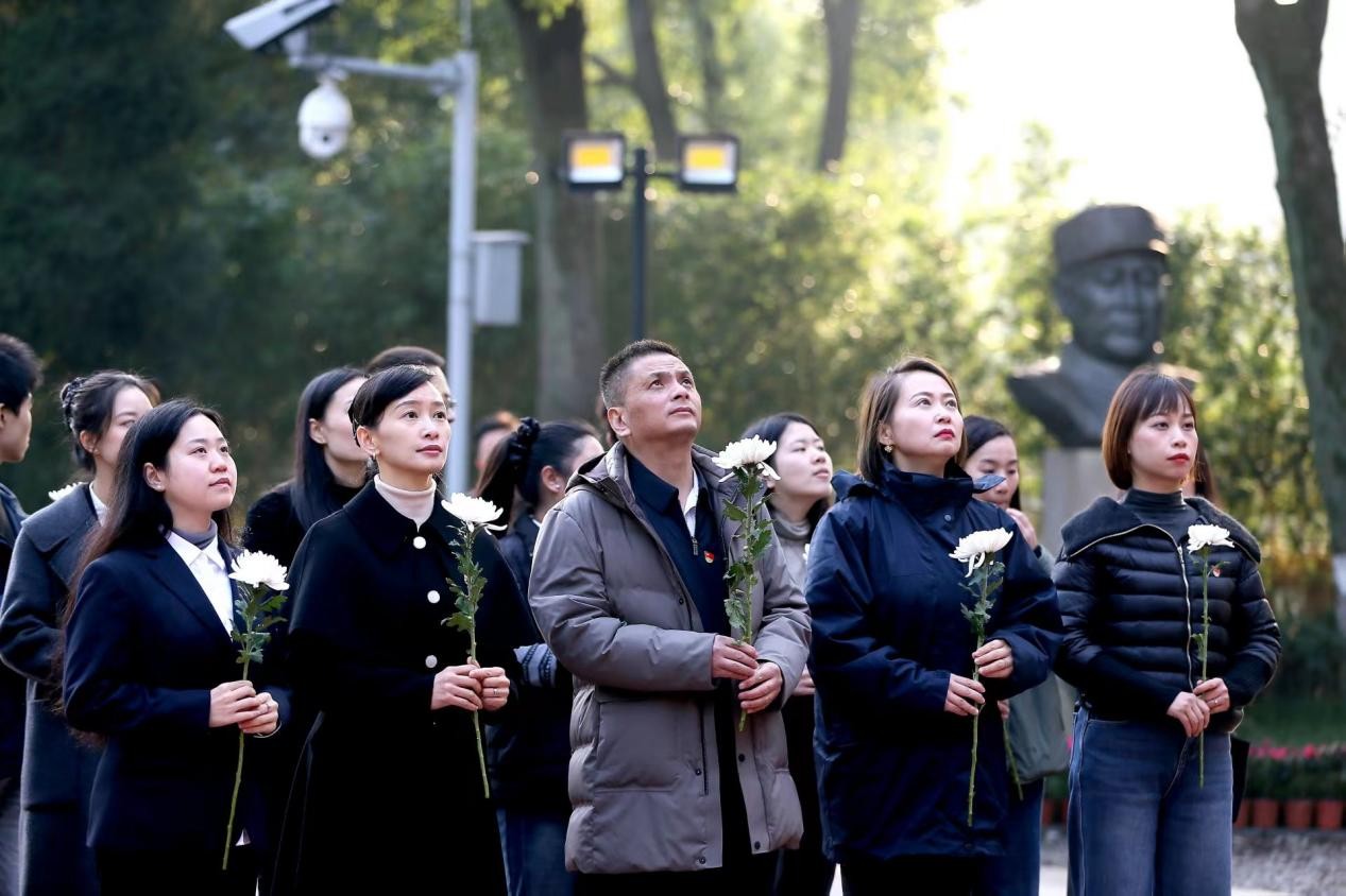 祭掃活動現場。受訪者供圖