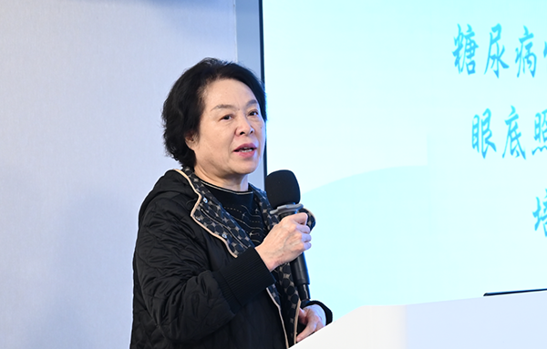 贺翔鸽强调眼科与内分泌科结合的重要性。重庆南坪爱尔眼科医院供图