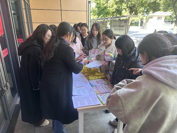 進行健康知識科普。銅梁區婦聯供圖