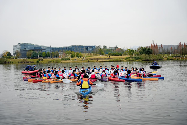 皮劃艇比賽現場。紅帽子皮劃艇俱樂部供圖