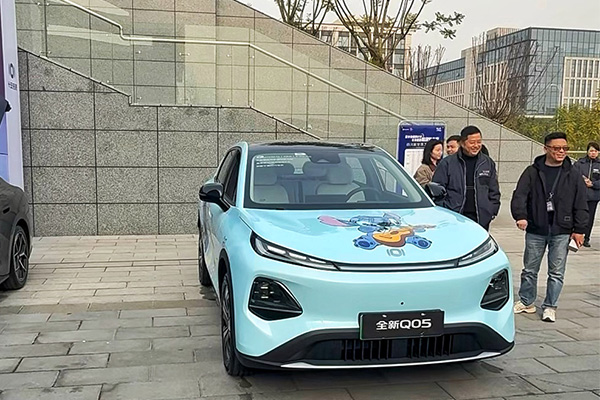 新品摆展活动现场，该图为长安启源全新Q05车型。长安启源供图