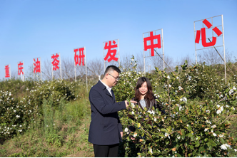 农发行重庆秀山支行工作人员实地调研。向诗佳摄