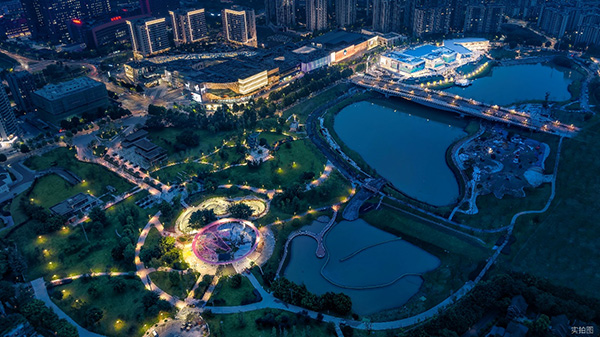 礼嘉天街实拍图。重庆龙湖供图