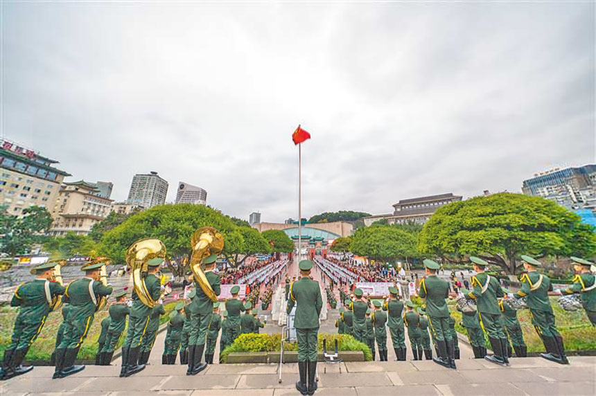 1月1日，2026年元旦升國旗儀式在重慶人民廣場舉行。記者 李雨恆 攝/視覺重慶
