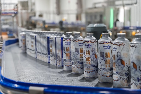 重啤推出重庆精酿全麦1L。重啤供图