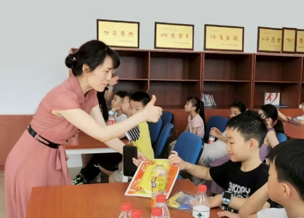大渡口区政协委员参加暑期“同心课堂”。大渡口区融媒体中心供图