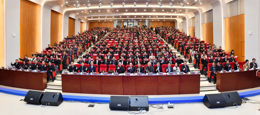 與會嘉賓點贊論壇。周濤 攝