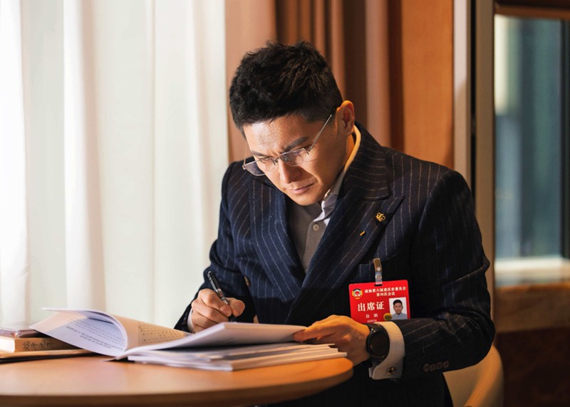 重慶市政協委員，致公黨重慶市委青年工作委員會主任、重慶歐美同學會副會長徐鵬。受訪者供圖