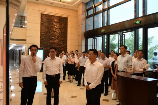 35個市級部門和區縣單位現場觀摩學習市教委機關黨建工作經驗做法。受訪者供圖