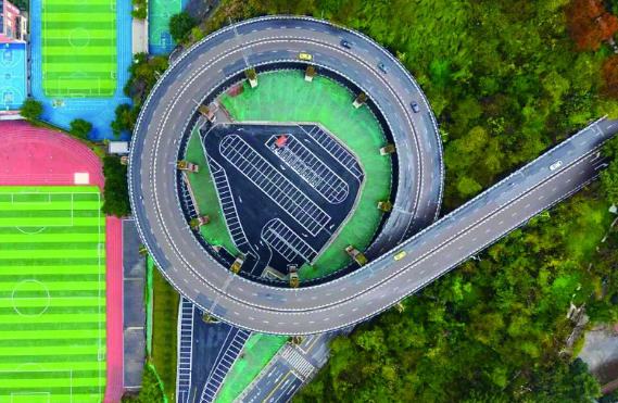 南岸區雙峰山支路停車場